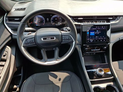Certified 2024 Jeep Grand Cherokee Laredo X w/ Luxury Tech Group I AWD/4WD image 12