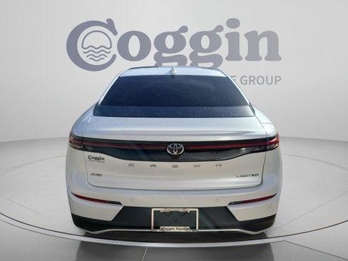 Certified 2023 Toyota Crown AWD/4WD image 3