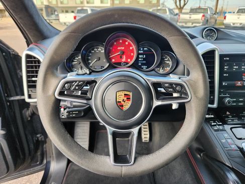 Used 2017 Porsche Cayenne GTS image 23