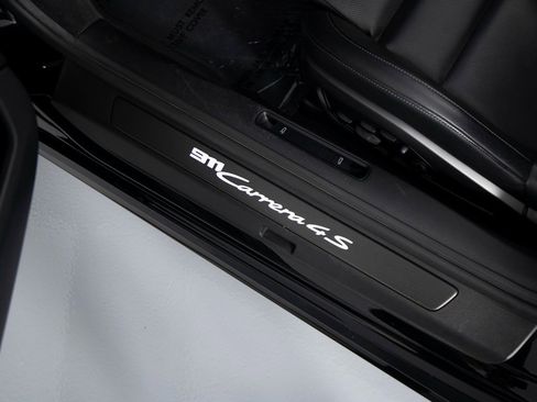 Certified 2021 Porsche 911 Carrera 4S image 37