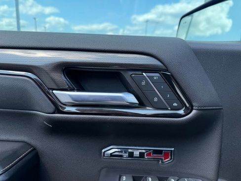 Used 2022 GMC Sierra 1500 AT4 w/ AT4 Premium Package AWD/4WD image 10
