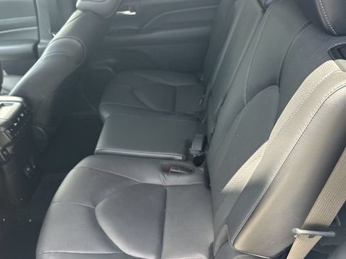 Used 2024 Toyota Grand Highlander FWD image 15