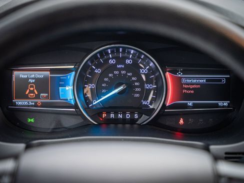 Certified 2018 Ford Explorer XLT w/ Equipment Group 202A image 25