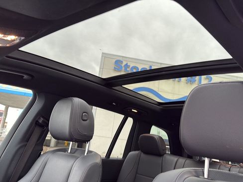 Used 2024 Mercedes-Benz GLS 450 4MATIC image 27