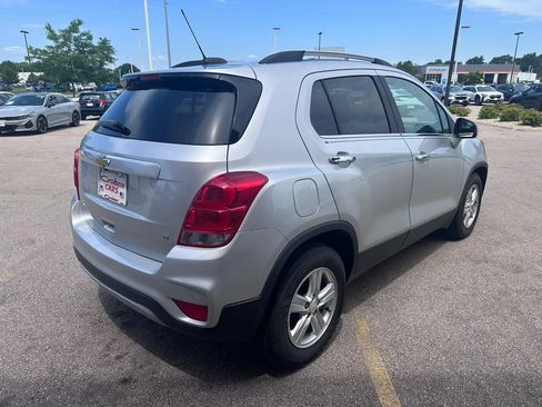 Used 2019 Chevrolet Trax LT w/ LT Convenience Package FWD image 5