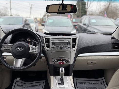 Used 2010 Subaru Outback 2.5i Premium image 14