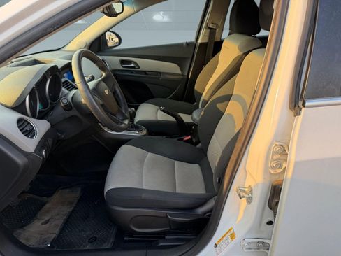 Used 2012 Chevrolet Cruze LS image 5