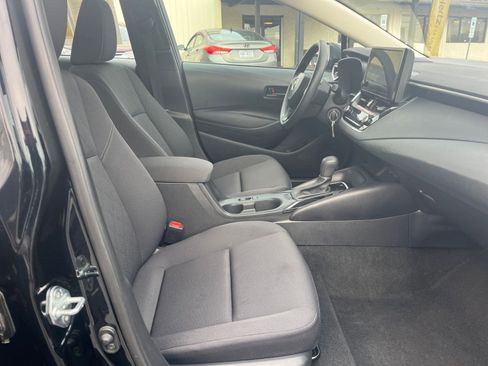 Used 2025 Toyota Corolla LE image 21