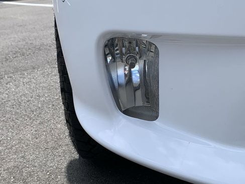 Used 2018 RAM 1500 Sport image 10