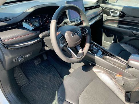 Used 2022 Jeep Compass Trailhawk AWD/4WD image 10