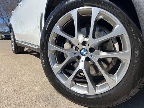 Used 2022 BMW X5 xDrive40i w/ Premium Package image 8