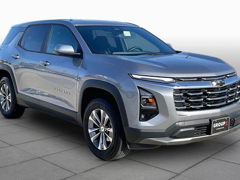 Used 2025 Chevrolet Equinox LT w/ Safety and Technology Package FWD image 3
