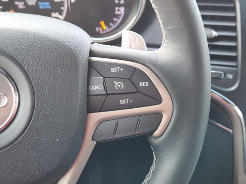 Used 2017 Jeep Grand Cherokee Limited image 34