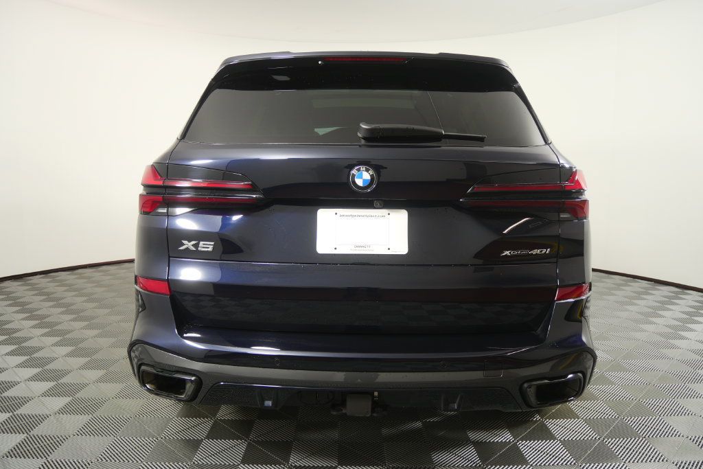 Used 2025 BMW X5 xDrive40i w/ M Sport Package AWD/4WD image 5