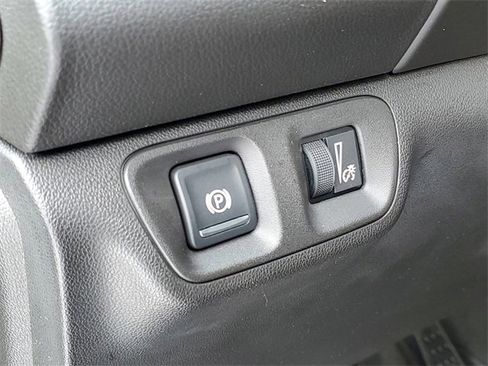 Used 2018 GMC Acadia Denali w/ Technology Package image 25