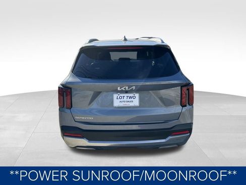 Used 2025 Kia Sorento S w/ Panoramic Sunroof Package image 6