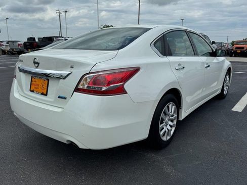 Used 2013 Nissan Altima 2.5 S FWD image 3