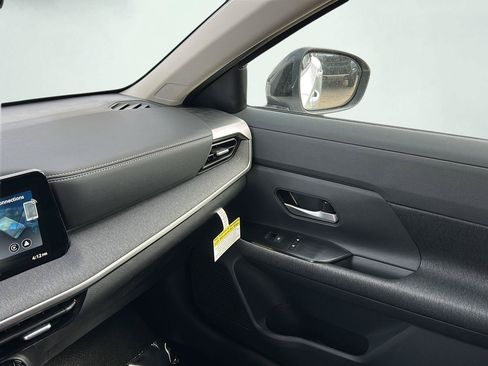 Used 2026 Nissan Kicks SV w/ Interior Electronics Package AWD/4WD image 18