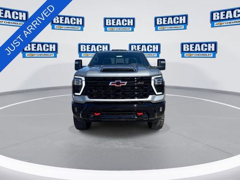 New 2026 Chevrolet Silverado 2500 ZR2 AWD/4WD image 3