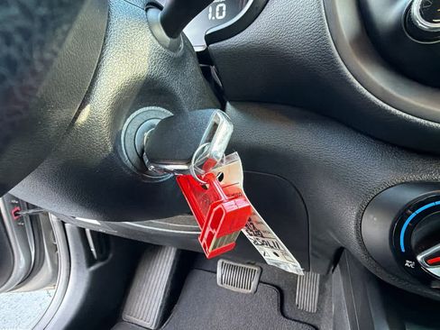 Used 2023 Kia Soul LX w/ LX Technology Package image 17