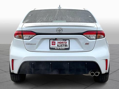 Used 2023 Toyota Corolla SE w/ SE Premium Package FWD image 5