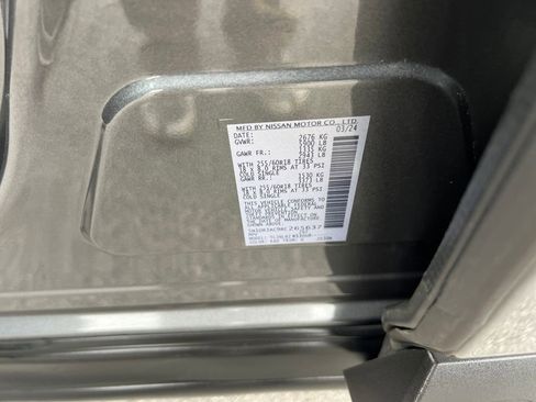 Used 2024 Nissan Pathfinder S image 29