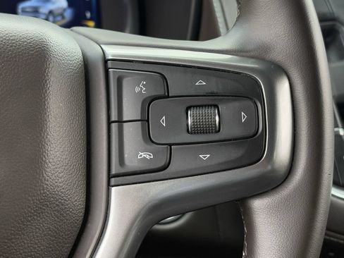 Used 2024 Chevrolet Suburban LT RWD image 17
