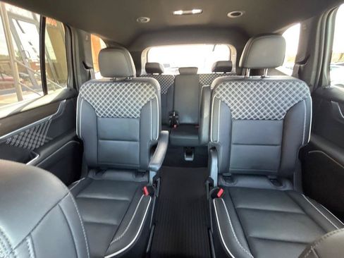 Used 2025 GMC Acadia Denali w/ LPO, Floor Liner Package AWD/4WD image 23