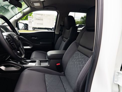 New 2025 Nissan Frontier SV image 18
