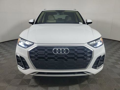 Used 2024 Audi Q5 2.0T Prestige w/ Prestige Package image 2