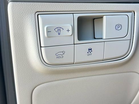 New 2025 Hyundai Tucson Limited image 24