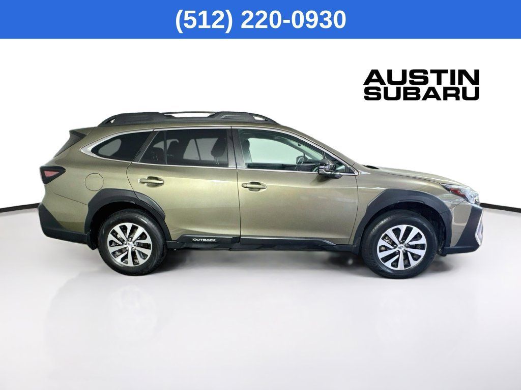 Used 2025 Subaru Outback Premium AWD/4WD image 9