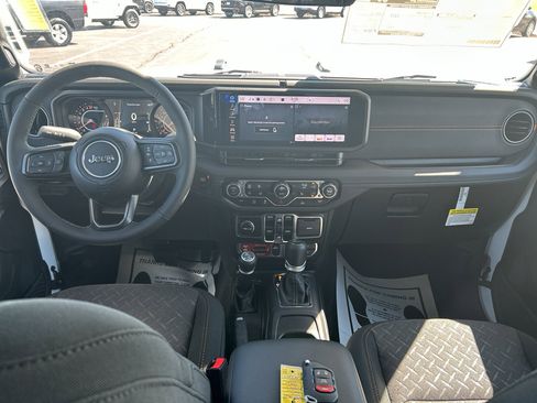 New 2025 Jeep Gladiator Mojave w/ Steel Bumper Group AWD/4WD image 14