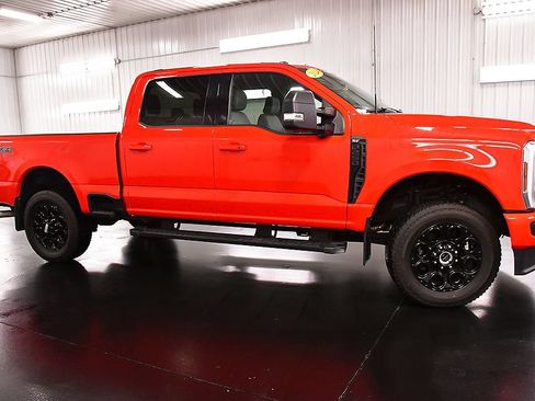Used 2024 Ford F250 XLT w/ Black Appearance Package AWD/4WD image 8