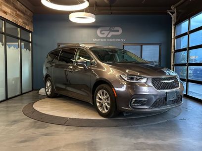 Used 2021 Chrysler Pacifica Touring-L