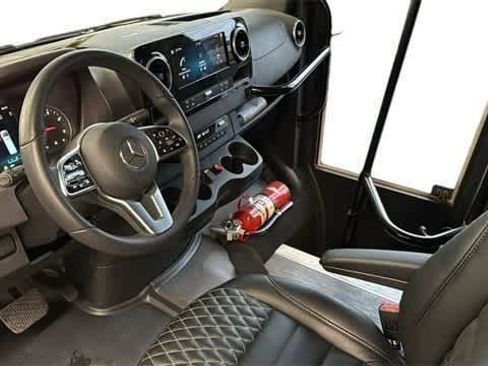 Used 2023 Mercedes-Benz Sprinter 3500 image 4