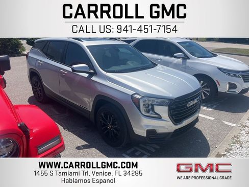 Used 2022 GMC Terrain SLE w/ Driver Convenience Package image 1