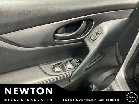 Used 2020 Nissan Rogue Sport S FWD image 31