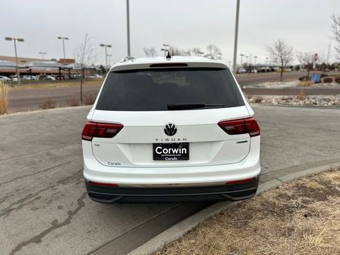 Used 2024 Volkswagen Tiguan SE image 7