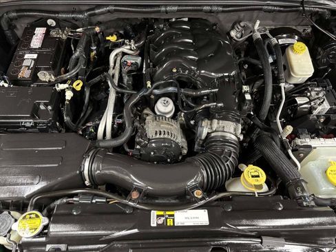 Used 2015 Jeep Wrangler Unlimited Sahara AWD/4WD image 11