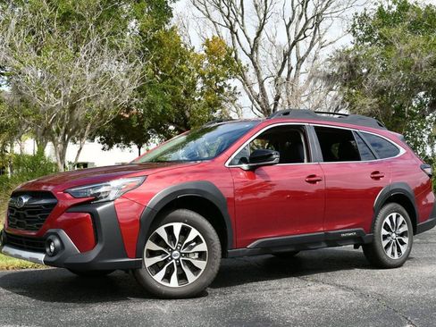 Used 2025 Subaru Outback Limited image 23