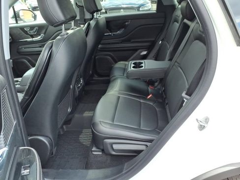 Used 2022 Lincoln Corsair AWD w/ Premium Package image 12