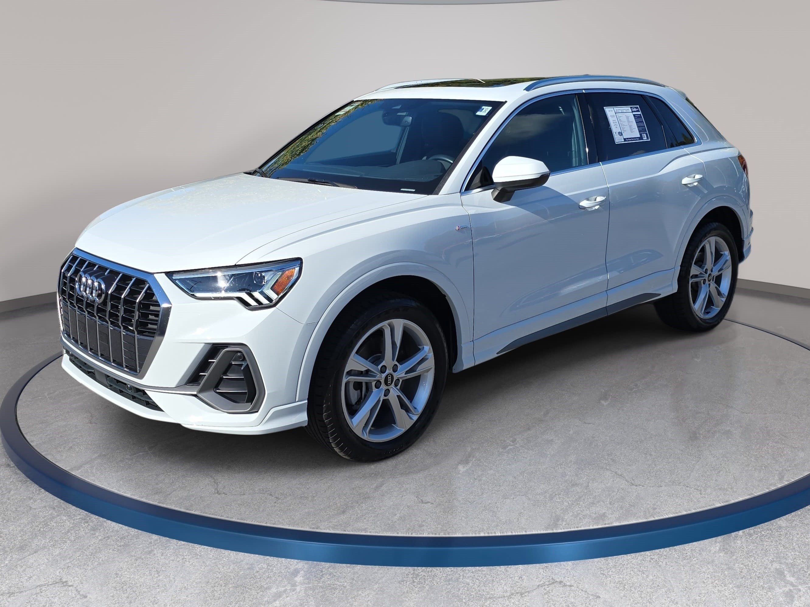 Used 2023 Audi Q3 2.0T Premium Plus w/ Premium Plus Package AWD/4WD image 1