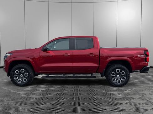 Certified 2025 Chevrolet Colorado Z71 w/ Technology Package AWD/4WD image 2
