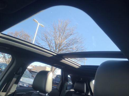 Certified 2024 Ford Edge ST w/ Equipment Group 401A image 33