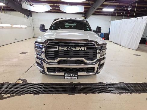 New 2026 RAM 3500 4x4 Crew Cab DRW image 2