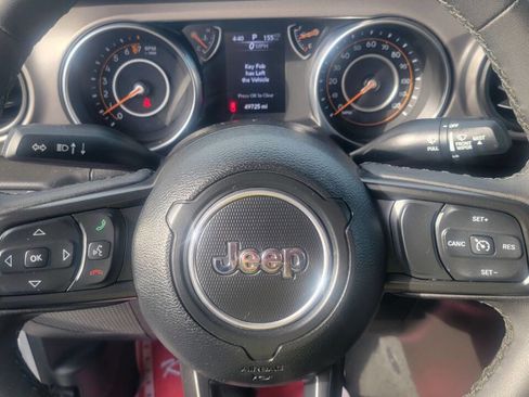 Used 2023 Jeep Gladiator Sport image 11
