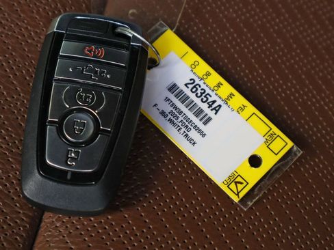 Used 2025 Ford F350 King Ranch w/ FX4 Off-Road Package image 34