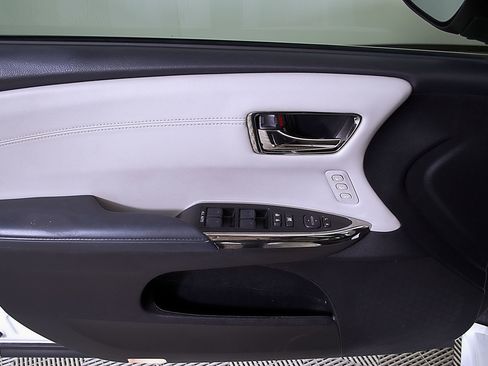 Used 2017 Toyota Avalon XLE Premium FWD image 15