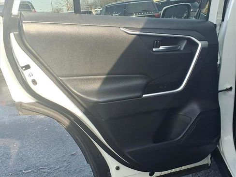 Used 2020 Toyota RAV4 XLE image 29